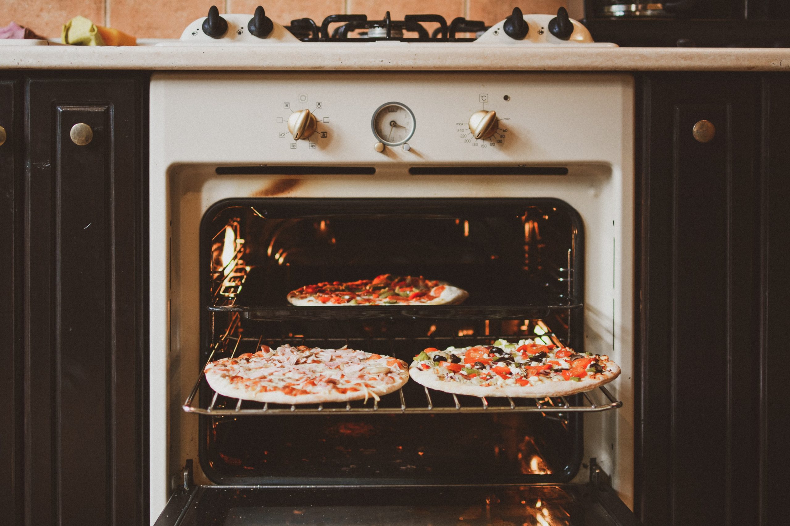 What Is The Best Cookware For Baking In The Oven?