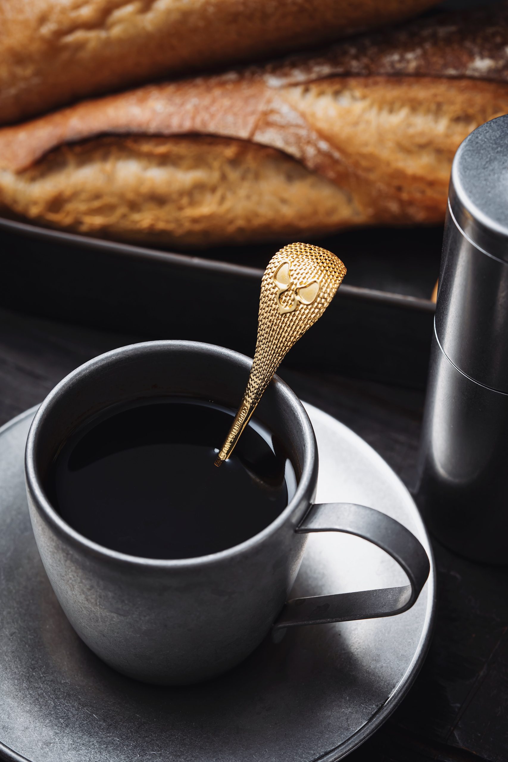 Are there any cookware materials that react with