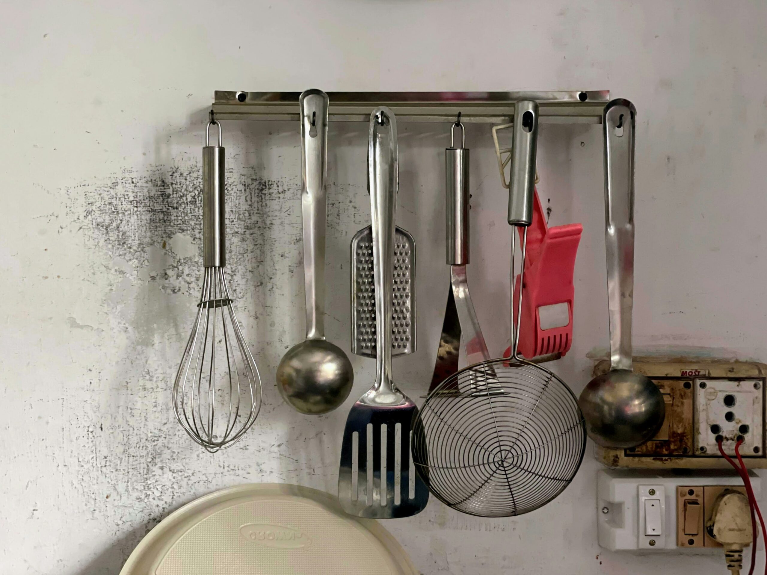 4 Pcs Cooking Utensils Set, Stainless Steel Kitchen Utensils, Heat Resistant Metal Kitchen Tools Include Solid  Slotted Turner Wok Spatula, Serving Spoon, Ergonomic Handle, Easy to Clean, Silver