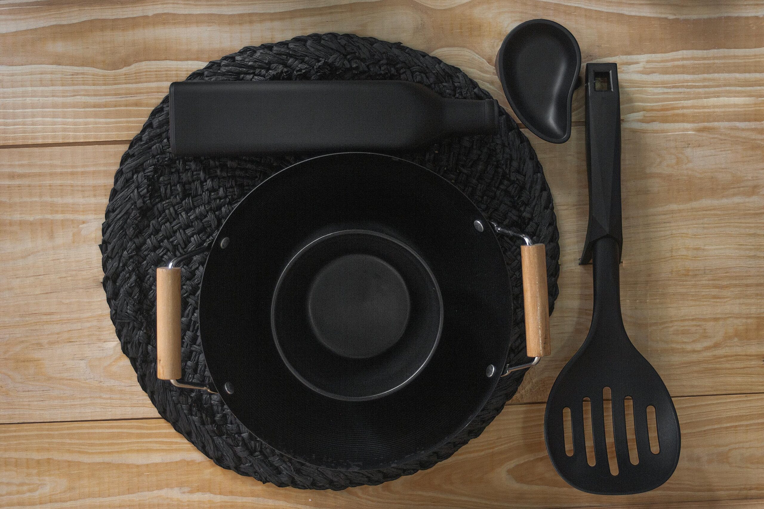 Ammeloo Pcs Pots and Pans Set Non Stick, Ceramic Kitchen Cookware Set with Detachable Handle, Non Toxic Cooking Set for Kitchen, RV, Camping and Fridge, Induction Ready, Dishwasher/Oven Safe, Black Ammeloo Pcs Pots and Pans Set Non Stick, Ceramic Kitchen Cookware Set with Detachable Handle, Non Toxic Cooking Set for Kitchen, RV, Camping and Fridge, Induction Ready, Dishwasher/Oven Safe, Black
