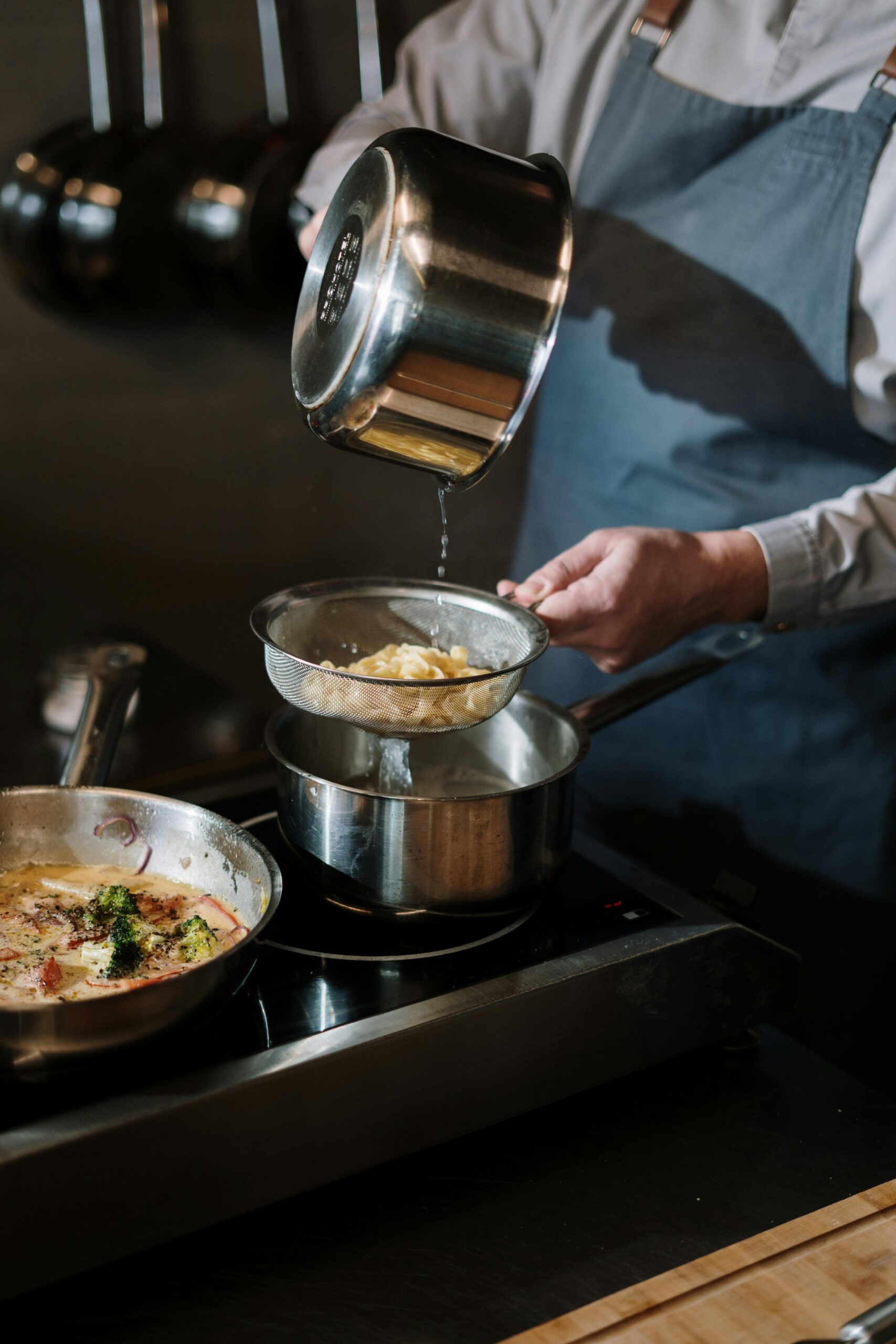 Daniks Modern 10-Piece Stainless Steel Cookware Set with Glass Lids, Includes Saucepan, Tri-Ply Bases for Even Heating, Induction Compatible, Dishwasher Safe, Heatproof Handles