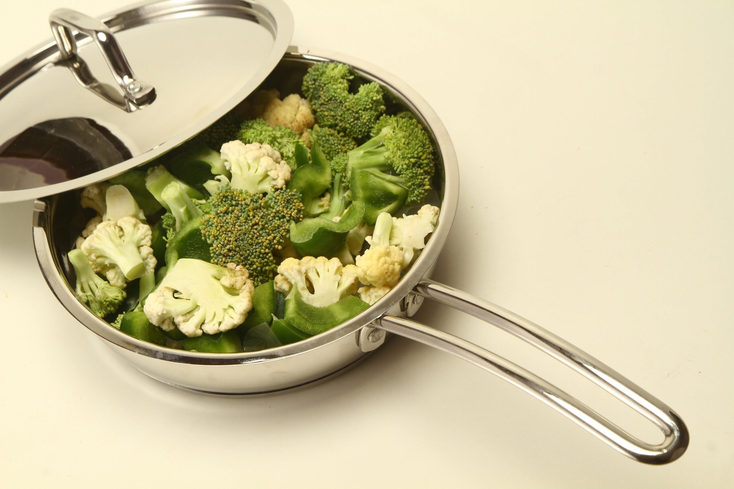 HOMICHEF Commercial Grade LARGE STOCK POT Quart With Lid - Nickel Free Stainless Steel Cookware - Healthy Polished Stockpots - Heavy Duty Induction Soup Pot HOMICHEF Commercial Grade LARGE STOCK POT Quart With Lid - Nickel Free Stainless Steel Cookware - Healthy Polished Stockpots - Heavy Duty Induction Soup Pot